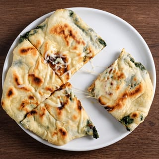 Cheese-Garlic Naan